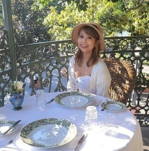 Meet your Posher, Nicole